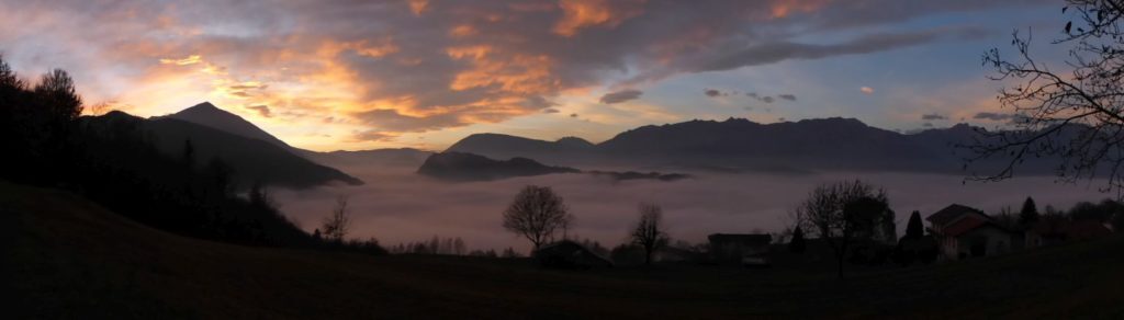 Nebbia in Valbelluna al tramonto, vista da Stabie -Gaia Erbe